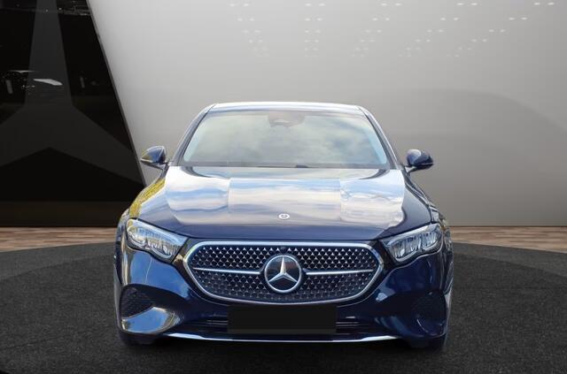 Mercedes-Benz E-KLASSE 300 e Avantgarde Distronic Burmester Panorama Schuifdak Stuurverwarming Stoelverwarming 19 Inch Camera