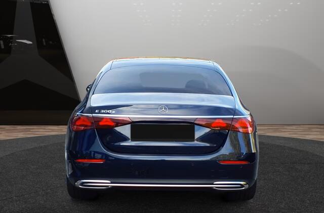 Mercedes-Benz E-KLASSE 300 e Avantgarde Distronic Burmester Panorama Schuifdak Stuurverwarming Stoelverwarming 19 Inch Camera