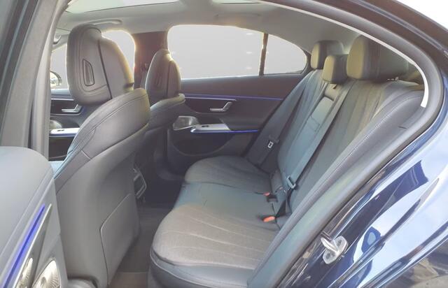 Mercedes-Benz E-KLASSE 300 e Avantgarde Distronic Burmester Panorama Schuifdak Stuurverwarming Stoelverwarming 19 Inch Camera