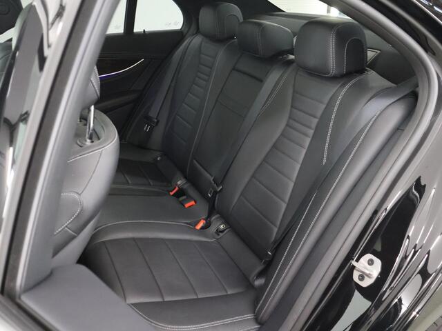 Mercedes-Benz E-KLASSE 300 e 4MATIC AMG Line | Panoramadak | Luchtvering | Memory | Burmester | Multibeam | Keyless |