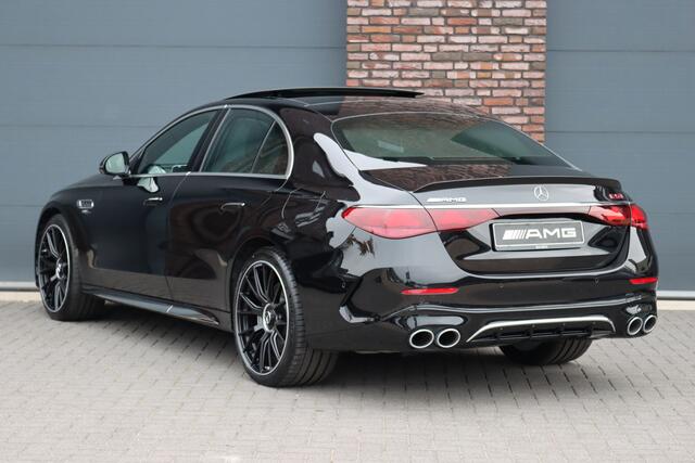 Mercedes-Benz E-KLASSE AMG 53 4MATIC+ Premium+ | 585pk | Hyperscreen | Achterasbesturing | Stoelventilatie | Trekhaak | Vlakkenverwarming | Soft-Close | Burmester | Zonweringspakket | 3D-Display | HUD |
