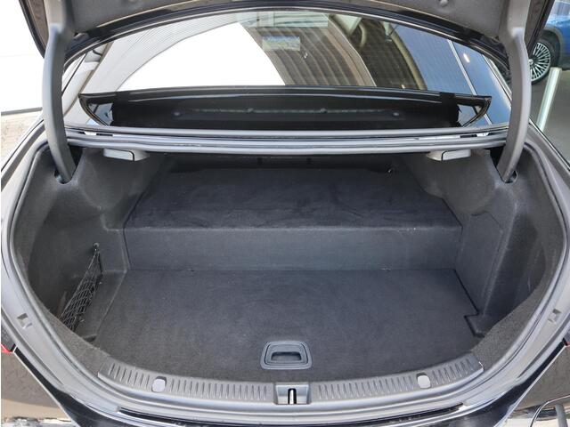 Mercedes-Benz E-KLASSE 300 e 4MATIC AMG Line