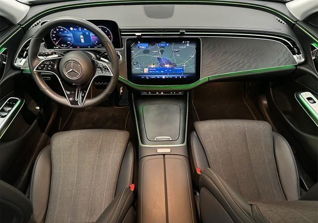 Mercedes-Benz E-estate 220 d Avantgarde Distronic Trekhaak Camera Stoelverwarming MBUX