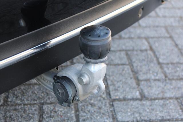 Mercedes-Benz E-estate 300e Avantgarde DISTRONIC WIDESCREEN DAB TREKHAAK