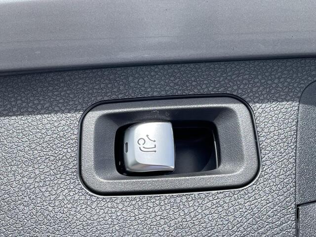 Mercedes-Benz E-estate 200 AMG | Panoramadak | | Trekhaak |