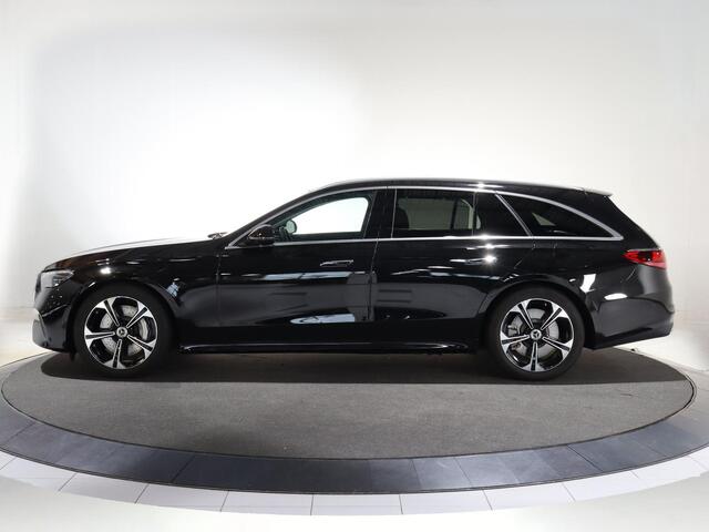 Mercedes-Benz E-estate 300e Luxury Line | Trekhaak | Keyless | Getint glas | Winter pakket | Zonne rollo | 19" lichtmetalen velgen | Achterbank verwarming |