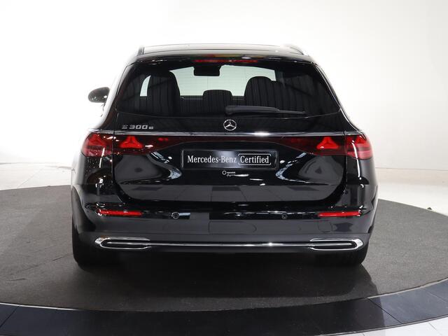 Mercedes-Benz E-estate 300e Luxury Line | Trekhaak | Keyless | Getint glas | Winter pakket | Zonne rollo | 19" lichtmetalen velgen | Achterbank verwarming |