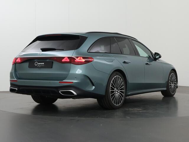 Mercedes-Benz E-estate 300 e AMG Line | Panoramadak | Premium plus | Trekhaak | 20 inch | Night pakket |