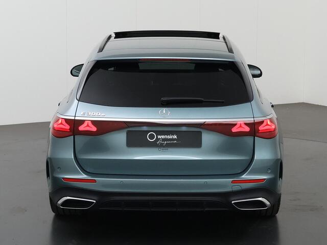 Mercedes-Benz E-estate 300 e AMG Line | Panoramadak | Premium plus | Trekhaak | 20 inch | Night pakket |