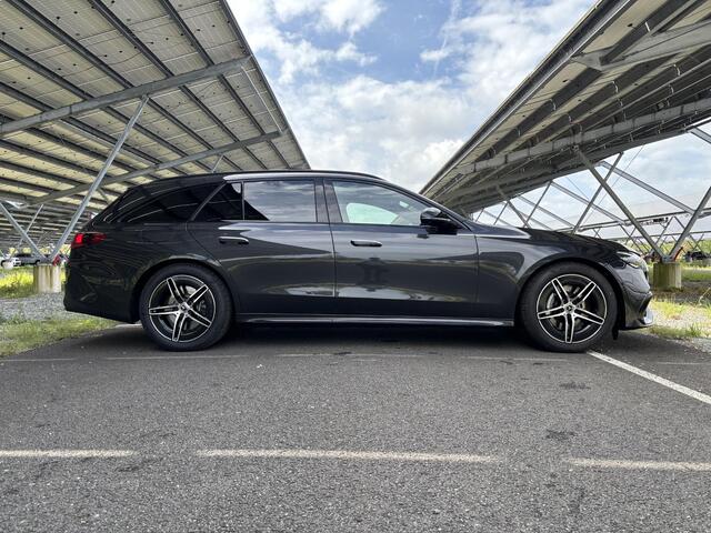 Mercedes-Benz E-estate 300 e AMG Line | Night | Panoramadak | Trekhaak | Superscreen | Burmester | Winter pakket |