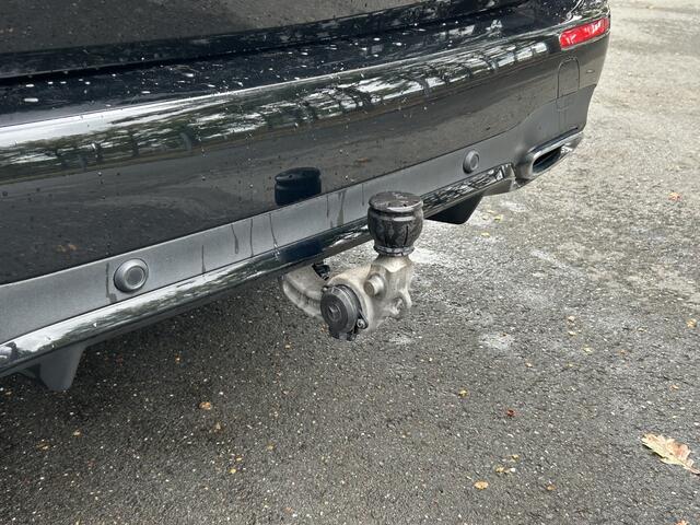 Mercedes-Benz E-estate 300e AMG // Trekhaak 2100kg // 360 Camera // Schuifdak // Night pakket // Elek. Achterklep // Carplay