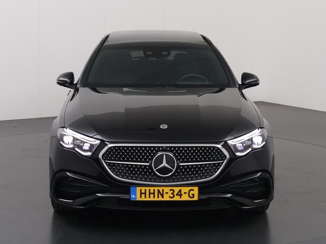 Mercedes-Benz E-estate 300 e Exclusive Line | Panoramadak | Night | Verlichte grill | Burmester | Hyperscreen | Trekhaak |