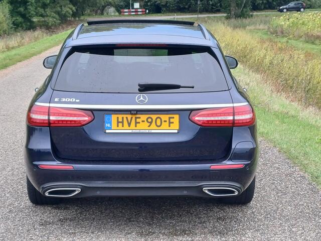 Mercedes-Benz E-estate 300 e Avantgarde /Pano/Cruise/18"/Sfeer/