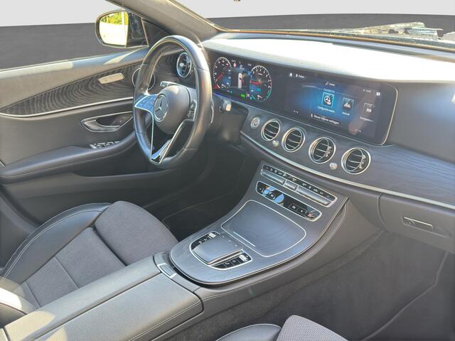 Mercedes-Benz E-estate 300 e AMG Line | Sfeerverlichting | Schuifdak | Trekhaak | 360 Cam