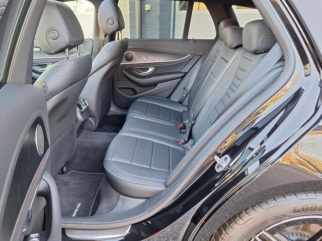 Mercedes-Benz E-estate 200 | Panoramadak | 360° Camera | AMG | Trekhaak | Night pakket | Stoelverwarming | Elektrische achterklep