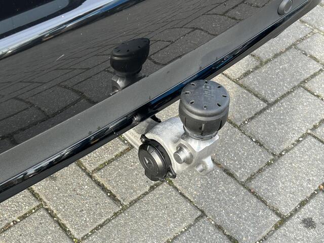 Mercedes-Benz E-estate 300 e | Bruin leer | Panoramadak | Trekhaak