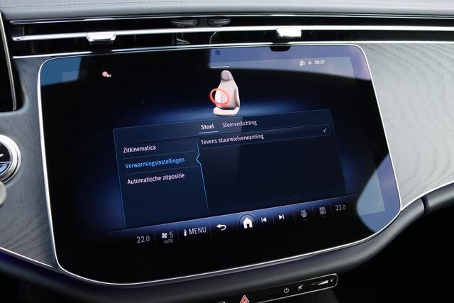 Mercedes-Benz E-estate 300 e AMG Line Aut9 | Distronic Pro | Memory | Digital Light | Surround Camera | Keyless Go | Night Pakket | Augmented Reality | Stoelverwarming | Sfeerverlichting | Verwarmd Stuurwiel |