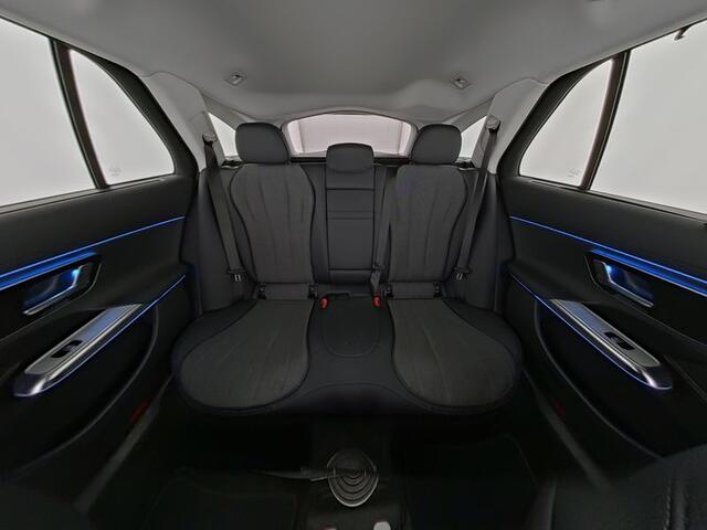 Mercedes-Benz E-estate 300 e AMG Line Adtion Avantgarde | Trekhaak | Head-up-Display | Distronic | Memory Voorstoelen. Inclusief 24 maanden MB Certified garantie voor Europa.