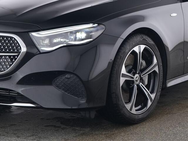 Mercedes-Benz E-estate 300 e AMG Line Adtion Avantgarde | Trekhaak | Head-up-Display | Distronic | Memory Voorstoelen. Inclusief 24 maanden MB Certified garantie voor Europa.