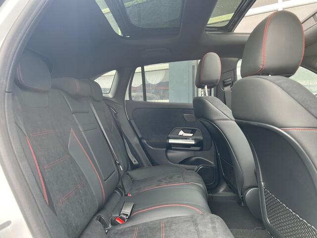 Mercedes-Benz EQA 250+ Business Edition | AMG | Nightpakket | Business Plus | Panoramadak | 360° Camera | Sfeerverlichting | Memorystoelen Verwarmd | Apple & Android Carplay