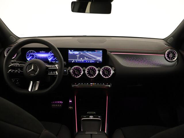 Mercedes-Benz EQA 250+ AMG Line 71 kWh | Parkeerpakket met 360°-camera | KEYLESS-GO comfort pakket | EASY PACK achterklep | | GUARD 360° Voertuigbescherming Plus | Dodehoekassistent | Extra USB-poorten |