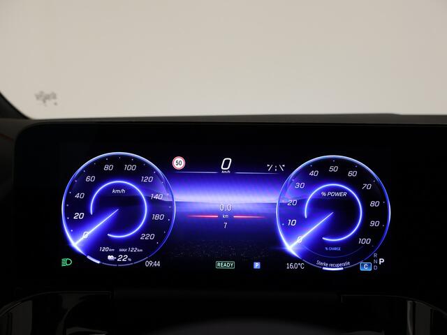 Mercedes-Benz EQA 250+ AMG Line 71 kWh | Parkeerpakket met 360°-camera | KEYLESS-GO comfort pakket | EASY PACK achterklep | | GUARD 360° Voertuigbescherming Plus | Dodehoekassistent | Extra USB-poorten |