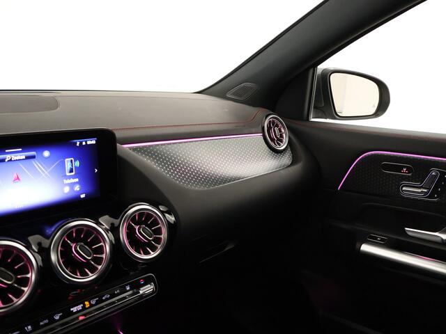 Mercedes-Benz EQA 250+ AMG Line 71 kWh | Parkeerpakket met 360°-camera | KEYLESS-GO comfort pakket | EASY PACK achterklep | | GUARD 360° Voertuigbescherming Plus | Dodehoekassistent | Extra USB-poorten |