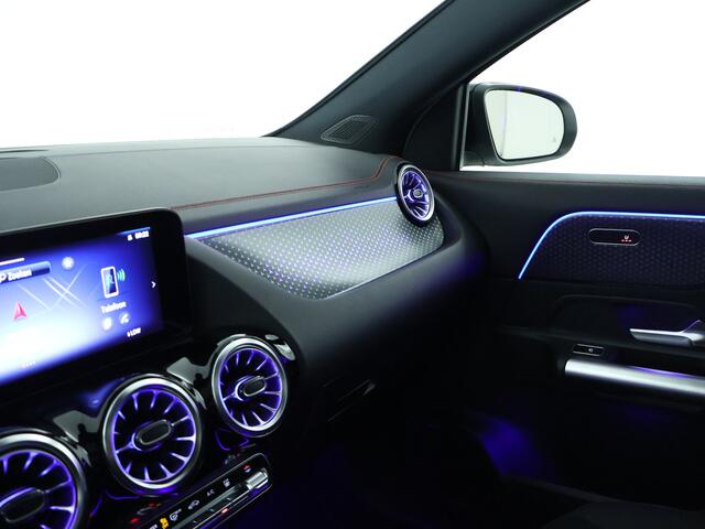 Mercedes-Benz EQA 250+ AMG Line 71 kWh | Nightpakket | Trekhaak | Parkeerpakket met achteruitrijcamera | KEYLESS-GO comfort pakket | GUARD 360° Voertuigbescherming Plus | Winter pakket | EASY PACK achterklep |