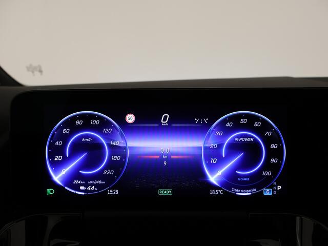Mercedes-Benz EQA 250+ Business Line 71 kWh | Trekhaak | Dodehoekassistent | Parkeerpakket met achteruitrijcamera | EASY PACK achterklep | Extra USB-poorten | EASY PACK achterklep | GUARD 360° Voertuigbescherming Plus |