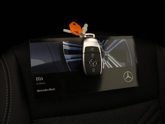 Mercedes-Benz EQA 250+ Business Line 71 kWh | Parkeerpakket met 360°-camera | GUARD 360° Voertuigbescherming Plus | EASY PACK achterklep | Extra USB-poorten | Dodehoekassistent | Sfeerverlichting | Verwarmde stoelen vooraan |