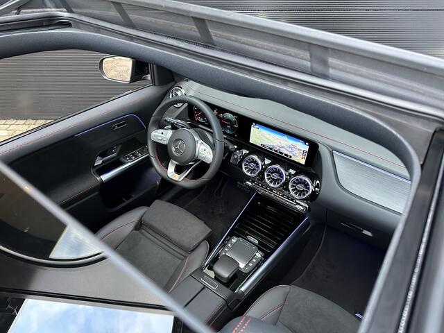 Mercedes-Benz EQA 250 | Panoramadak | Sportedition | Nightpakket | Achteruitrijcamera | Stoelverwarming | Sfeerverlichting | Trekhaak | Apple & Android Carplay | Showmodel SALE