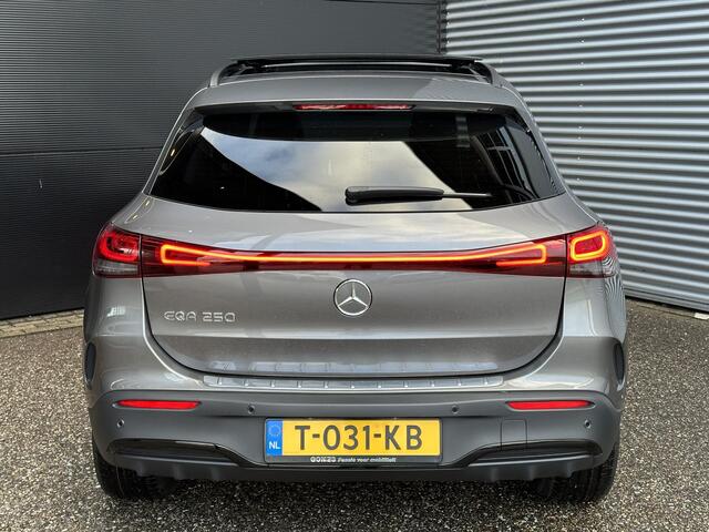 Mercedes-Benz EQA 250 | Panoramadak | Sportedition | Nightpakket | Achteruitrijcamera | Stoelverwarming | Sfeerverlichting | Trekhaak | Apple & Android Carplay | Showmodel SALE