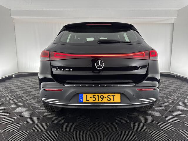 Mercedes-Benz EQA 250 Business Solution Luxury 67 kWh [ 3-Fase ] (INCL.BTW) *LEATHER | FULL-LED | AMBIENT-LIGHT | DIGI-COCKPIT | BLIS | CAMERA | NAVI-FULLMAP | DAB+ | 18''ALU | ECC | CRUISE*
