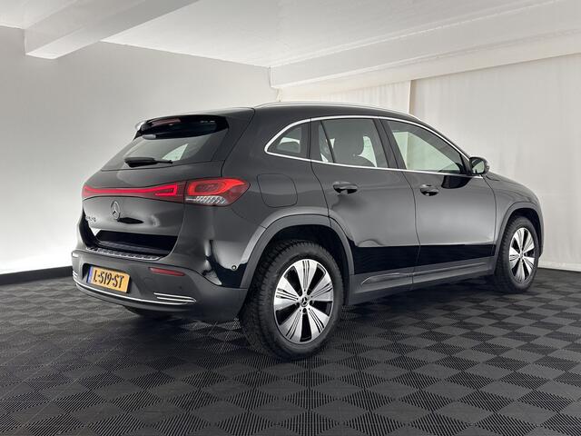 Mercedes-Benz EQA 250 Business Solution Luxury 67 kWh [ 3-Fase ] (INCL.BTW) *LEATHER | FULL-LED | AMBIENT-LIGHT | DIGI-COCKPIT | BLIS | CAMERA | NAVI-FULLMAP | DAB+ | 18''ALU | ECC | CRUISE*