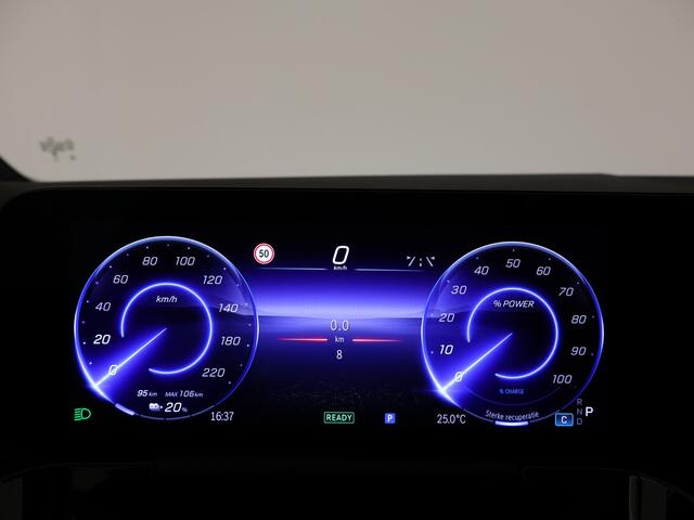 Mercedes-Benz EQA 250+ AMG Line 71 kWh | Trekhaak | Nightpakket | GUARD 360° Voertuigbescherming Plus | KEYLESS-GO comfort pakket | Winter pakket | Parkeerpakket met achteruitrijcamera | Premium pakket | Extra USB-poorten |