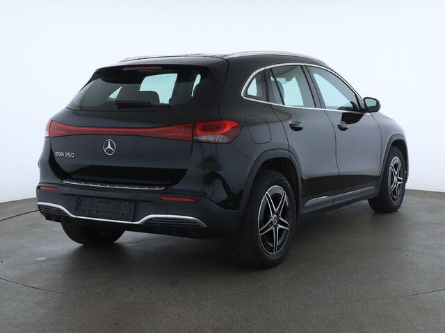 Mercedes-Benz EQA 250 AMG Line 67 kWh | AMG Line | Achteruitrijcamera | Easy Pack Achterklep | MBUX Augmented Reality | Led koplampen | Inclusief 24 maanden MB Certified garantie voor Europa.