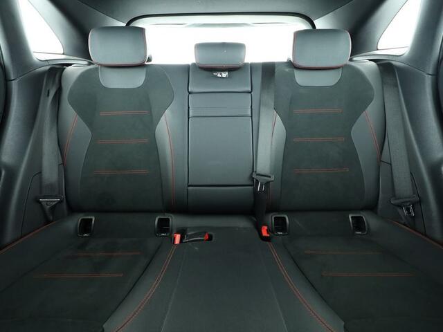 Mercedes-Benz EQA 250 AMG Line 67 kWh | AMG Line | Achteruitrijcamera | Easy Pack Achterklep | MBUX Augmented Reality | Led koplampen | Inclusief 24 maanden MB Certified garantie voor Europa.