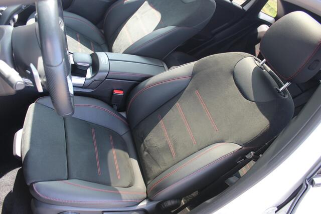 Mercedes-Benz EQA 250 AMG Line 67 kWh Premium | Panorama dak