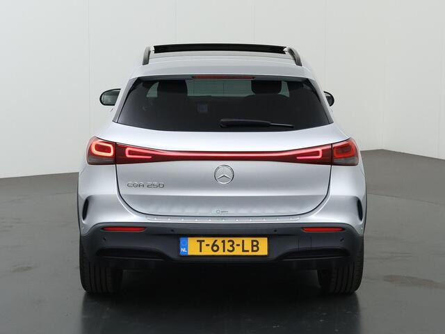 Mercedes-Benz EQA 250 AMG Line 67 kWh | Night | Panoramadak | Stoelverwarming | Sfeerverlichting | Achteruitrijcamera | 19" lichtmetalen velgen |