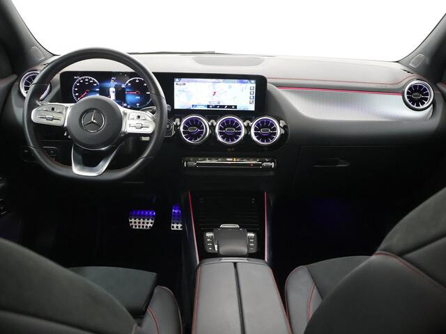 Mercedes-Benz EQA 250 AMG Line 67 kWh | Night | Panoramadak | Stoelverwarming | Sfeerverlichting | Achteruitrijcamera | 19" lichtmetalen velgen |