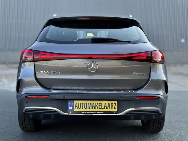 Mercedes-Benz EQA 300 4MATIC AMG Line 71 kWh AMB-LIGHT|CAMERA