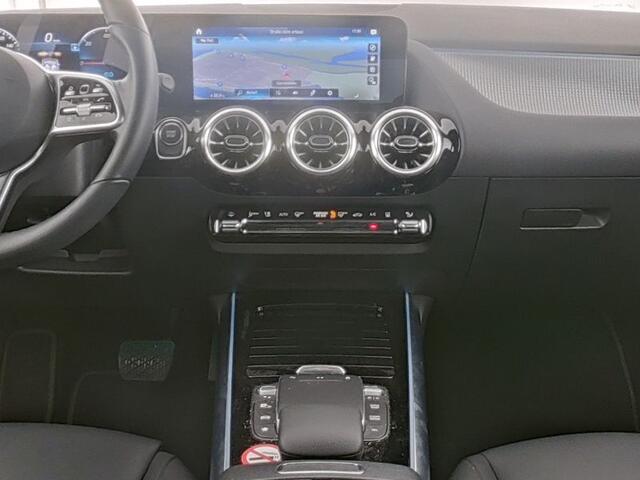 Mercedes-Benz EQA 300 4MATIC Luxury Line 67 kWh | Progressive | Led koplampen | Easy-Pack Achterklep | Spiegel Pakket | MBUX Augmented Reality | Inclusief 24 maanden MB Certified garantie voor Europa.