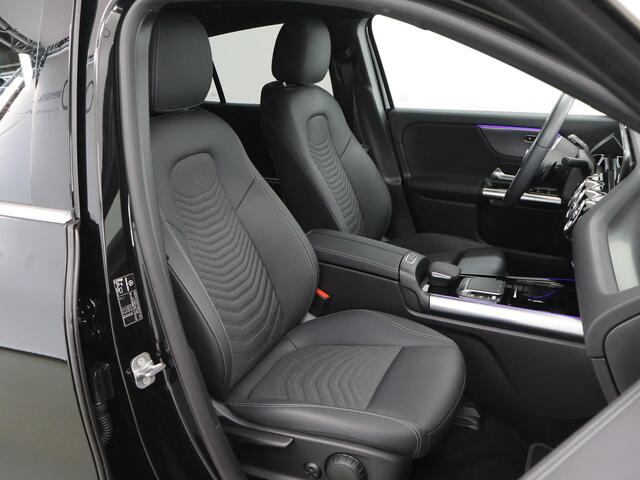 Mercedes-Benz EQA 250 Luxury Line 67 kWh | Getint glas | Sfeerverlichting | Widescreen |