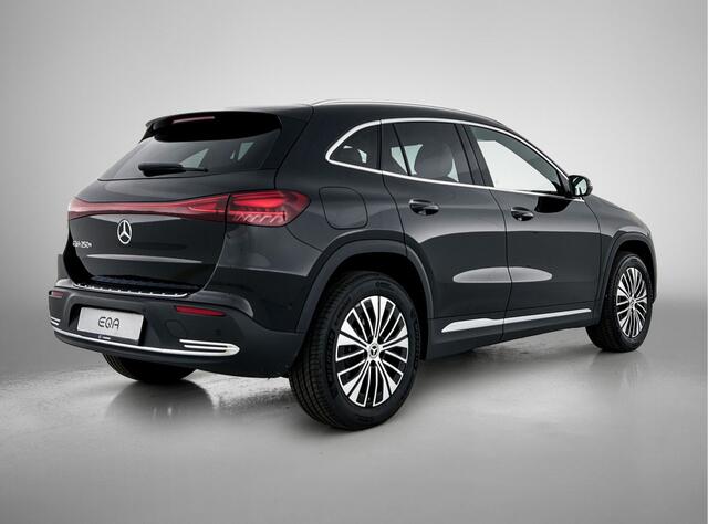 Mercedes-Benz EQA 250+ Business Solution Luxury 71 kWh | Panoramaschuifdak in glas | Winter pakket | Dodehoekassistent | Parkeerpakket met achteruitrijcamera | Spiegelpakket | Extra USB-poorten | EASY PACK achterklep | Comfortstoelen voor |