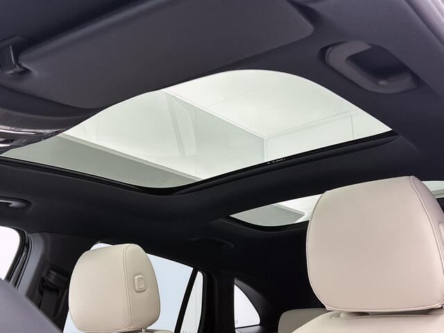 Mercedes-Benz EQA 250+ Business Solution Luxury 71 kWh | Panoramaschuifdak in glas | Winter pakket | Dodehoekassistent | Parkeerpakket met achteruitrijcamera | Spiegelpakket | Extra USB-poorten | EASY PACK achterklep | Comfortstoelen voor |