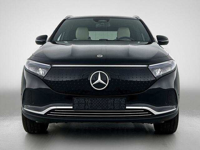 Mercedes-Benz EQA 250+ Business Solution Luxury 71 kWh | Panoramaschuifdak in glas | Winter pakket | Dodehoekassistent | Parkeerpakket met achteruitrijcamera | Spiegelpakket | Extra USB-poorten | EASY PACK achterklep | Comfortstoelen voor |