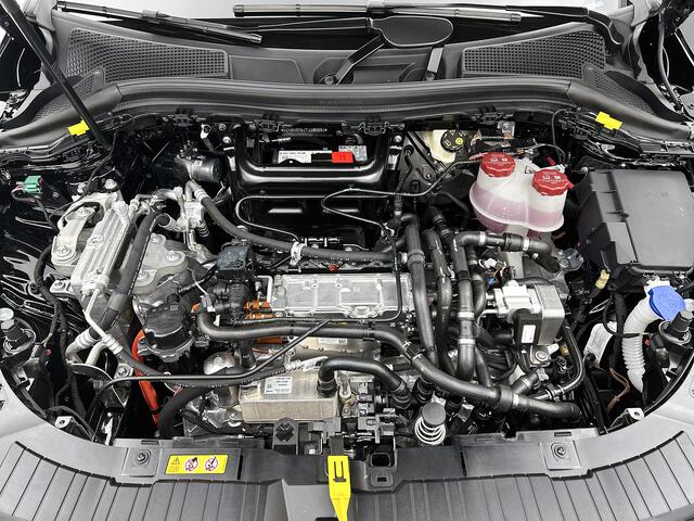 Mercedes-Benz EQA 250+ Business Solution Luxury 71 kWh | Panoramaschuifdak in glas | Winter pakket | Dodehoekassistent | Parkeerpakket met achteruitrijcamera | Spiegelpakket | Extra USB-poorten | EASY PACK achterklep | Comfortstoelen voor |