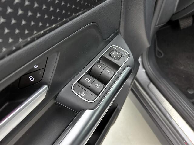 Mercedes-Benz EQA 250+ Business Solution 71 kWh | Parkeerpakket met achteruitrijcamera | Extra USB-poorten | Zitcomfortpakket | Licht- en zicht pakket | Sfeerverlichting | EASY PACK achterklep | Stoelverwarming voor |