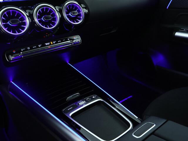 Mercedes-Benz EQA 250+ AMG Line LIMITED 71 kWh | Nightpakket | Parkeerpakket met achteruitrijcamera | KEYLESS-GO comfort pakket | Winter pakket | GUARD 360° Voertuigbescherming Plus | EASY PACK achterklep |