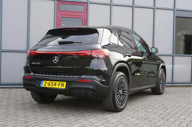 Mercedes-Benz EQA 250 Sport Edition 67kWh SOH 98% AMG Pano